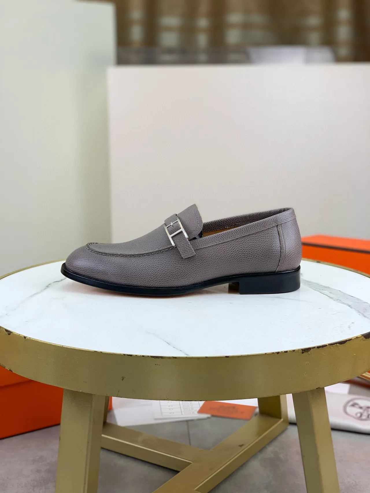 Hermès Oran loafers taupe couro com textura pebble H-Buckle loafers 6