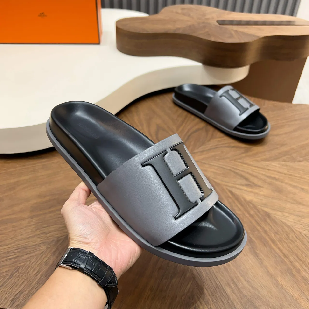 Hermès Oran Oversized H-Logo Two-Tone Slipper 7