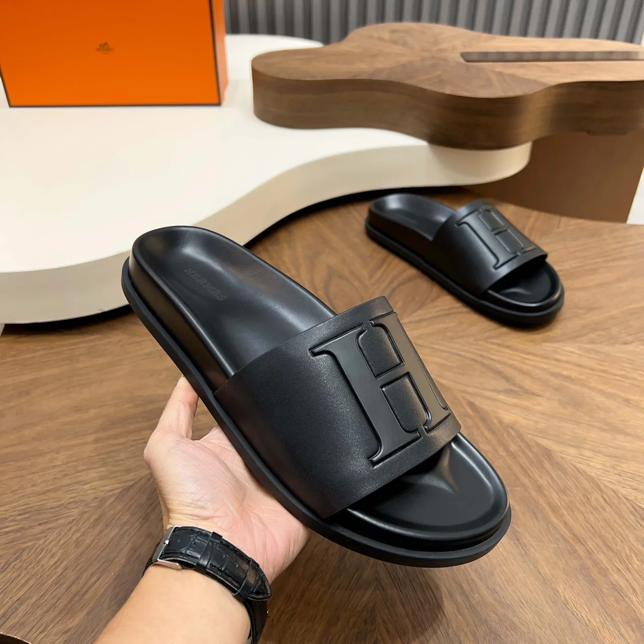 Hermès Oran Oversized H-Logo Two-Tone Slipper 9