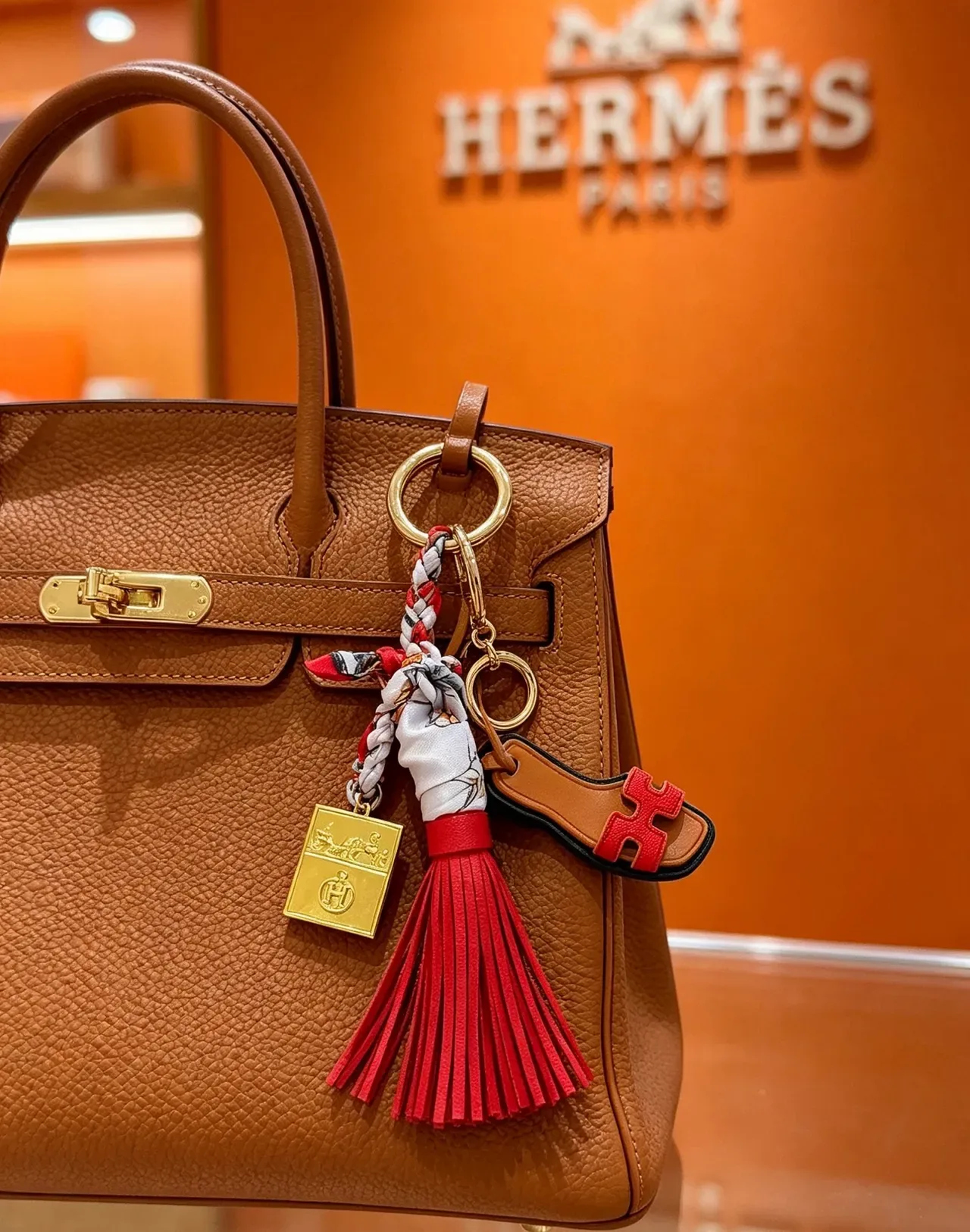 Hermès Oran Red Brown H-Shaped Leather Motif Silk Scarf Knot Handbag 5