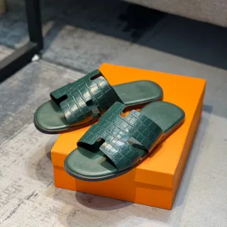 Hermès Oran Slide Sandalias Verdes de Cuero con Embossing de Cocodrilo