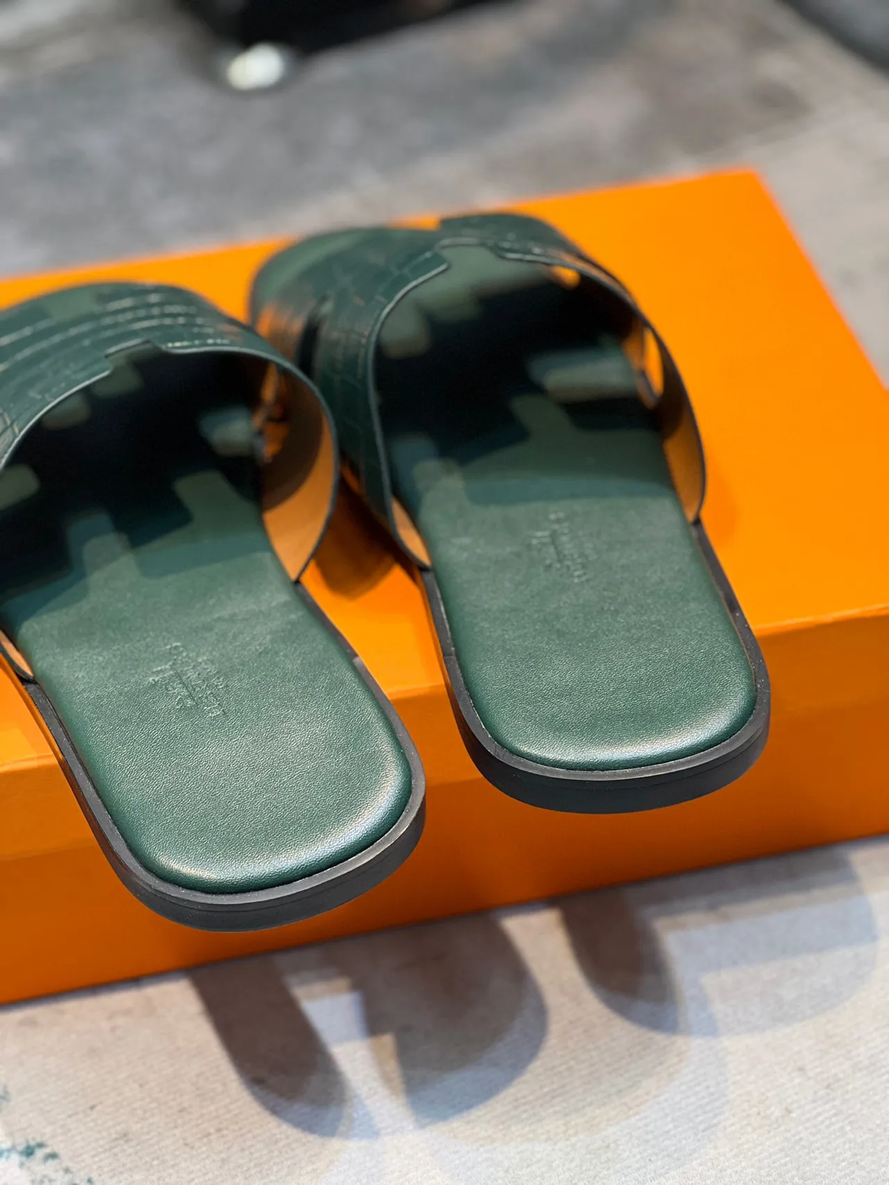 Hermès Oran Slide Green Crocodile-Embossed Leather Slippers 2