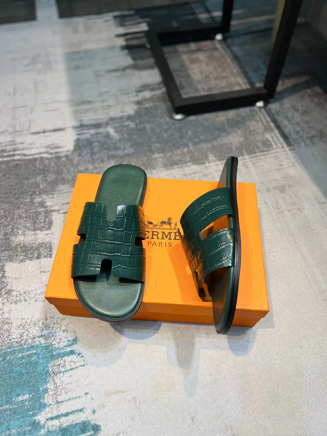 Hermès Oran Slide Green Crocodile-Embossed Leather Slippers 4