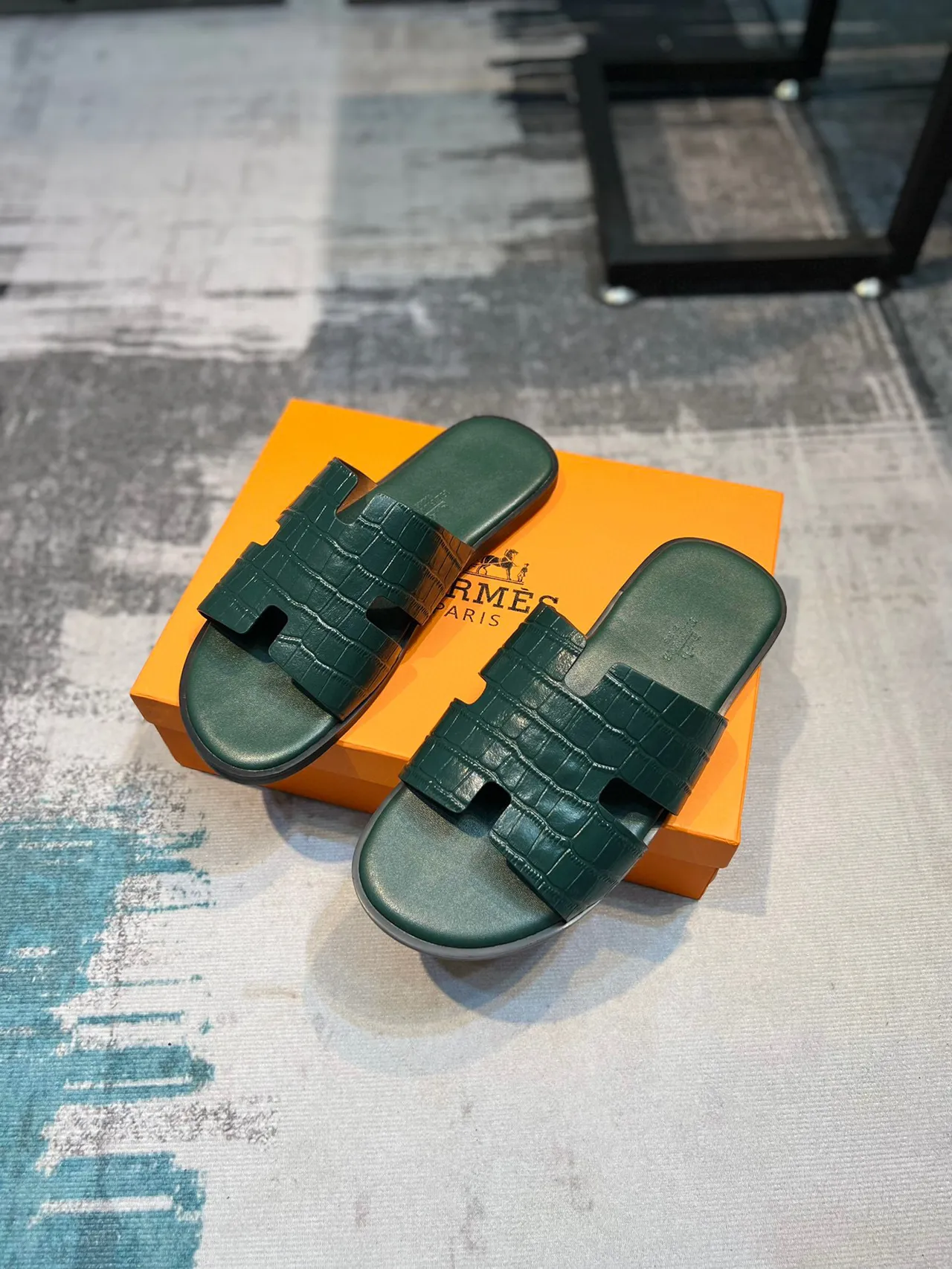 Hermès Oran Slide Green Crocodile-Embossed Leather Slippers 5