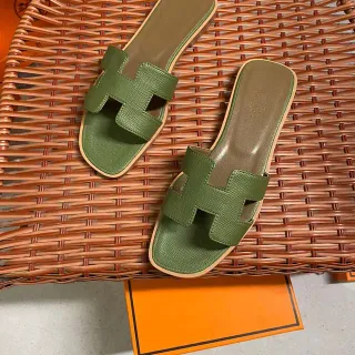 Hermès Oran Slide Olive Green Textured Leather Slippers