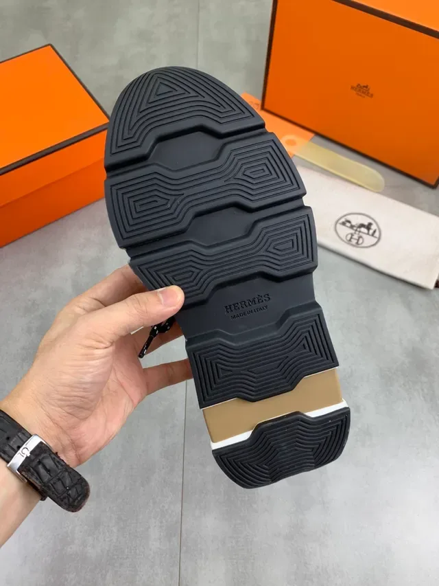 Hermès Oran Sneaker Beige y Negro Chunky Sneakers 2