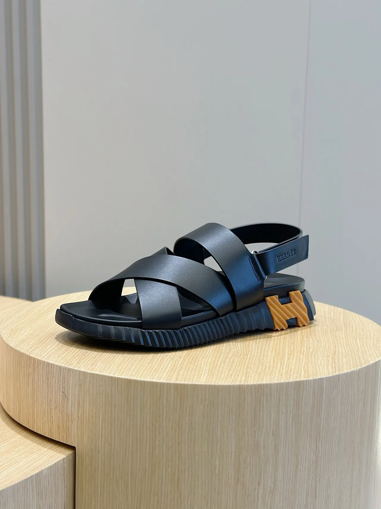 Hermès Oran Sandales Casuales Noires À Large Bride 2
