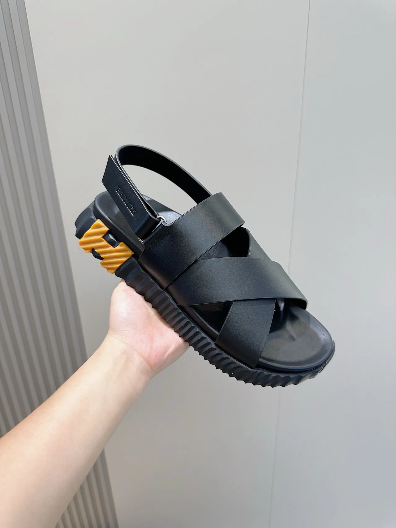 Hermès Oran Sandales Casuales Noires À Large Bride 5