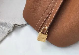Hermès Picotin Lock Taupe Pebbled Leather Bucket Bag 6