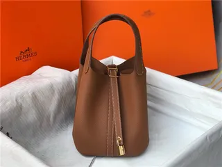 Hermès Picotin Lock Taupe Pebbled Leather Bucket Bag 7