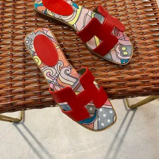 Hermès Red Multicolor H-Strap Printed Canvas Slippers