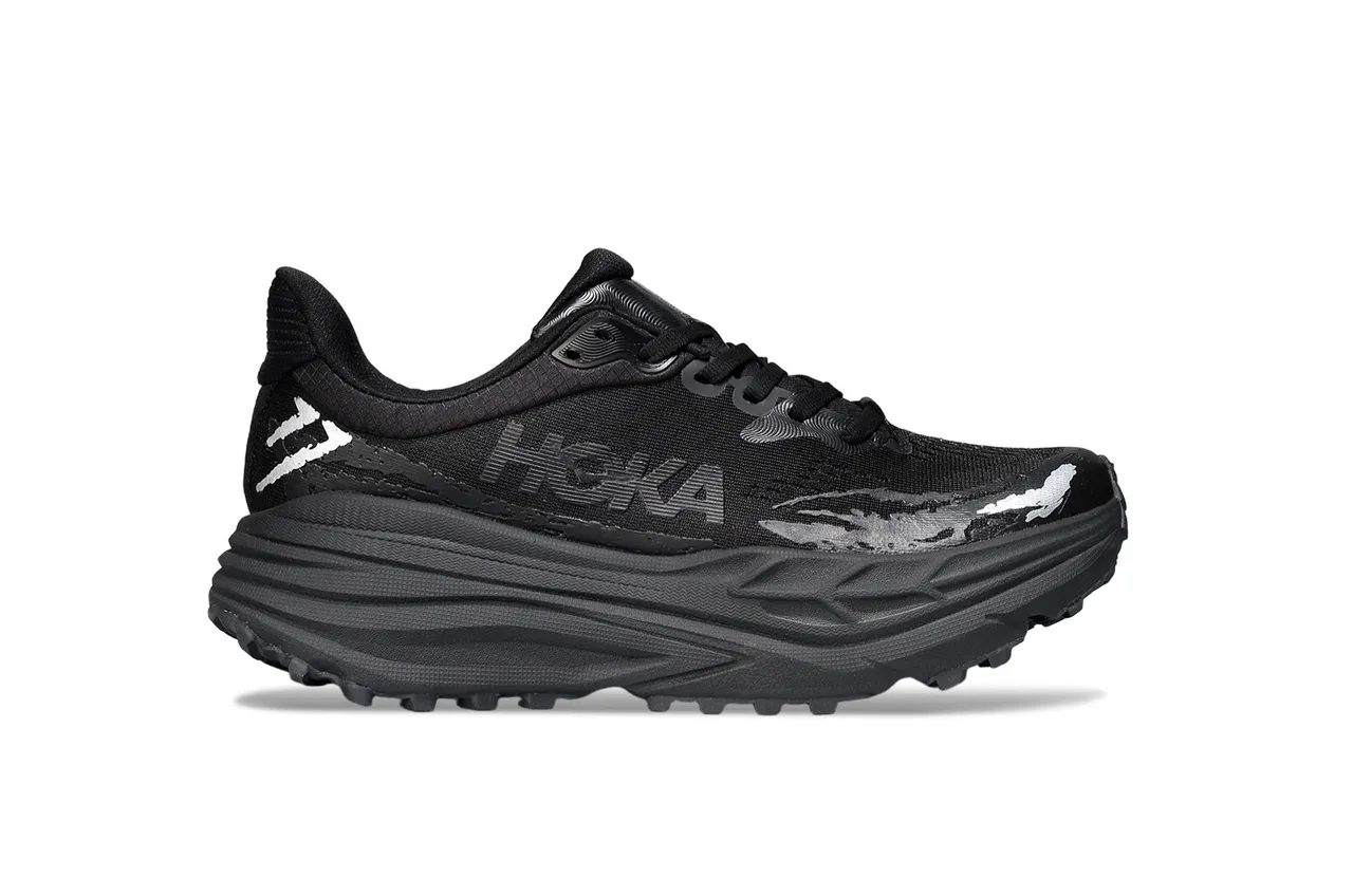 Hoka noir blanc semelle maximale amortie clous trail agressifs chaussures de course 2