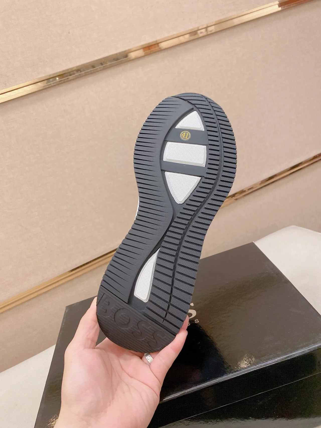 Hugo Boss Bleu Blanc Slip-On Ajusté Chaussant Partie Supérieure en Maille Sneakers Lifestyle 2