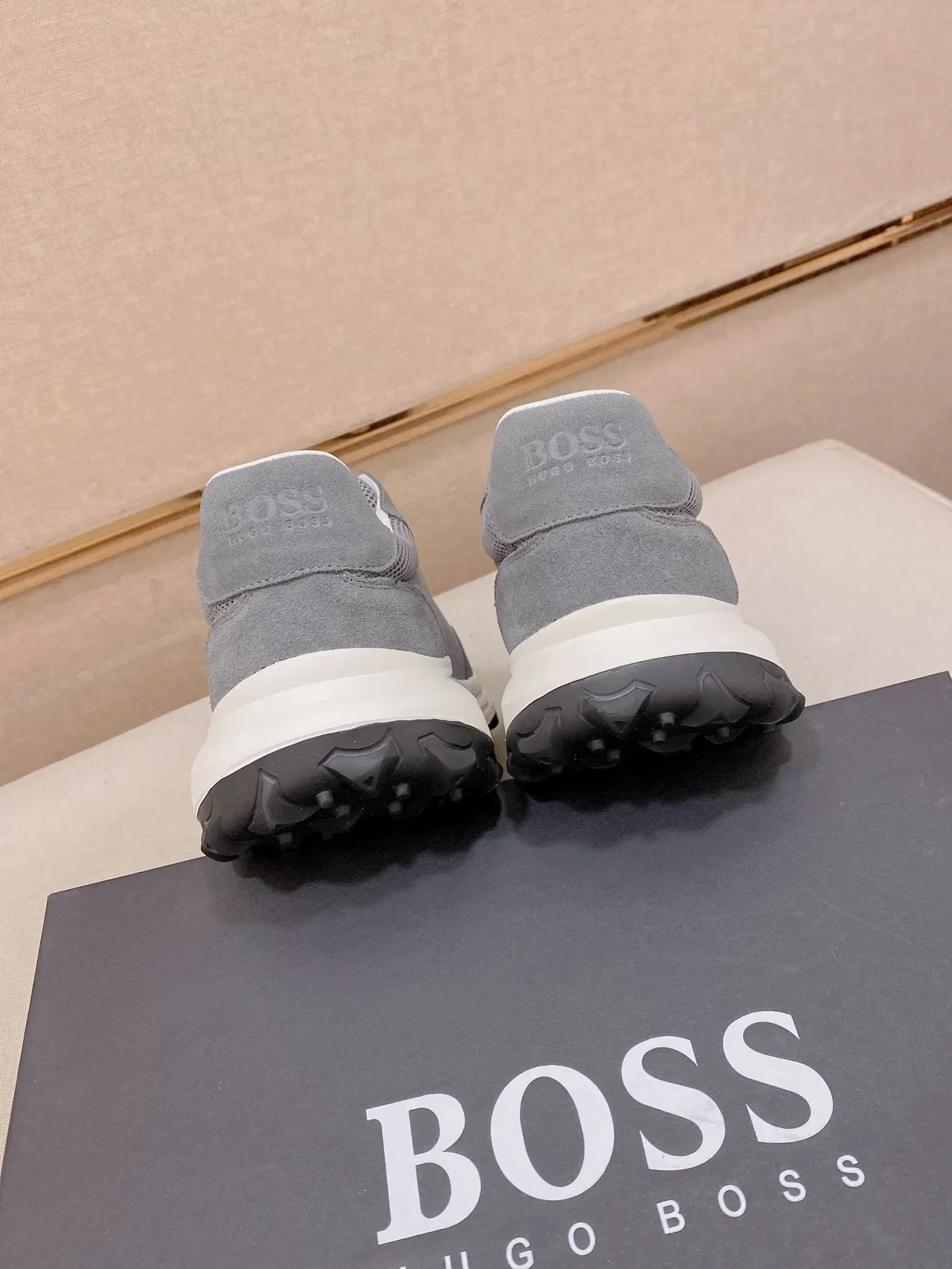 Hugo Boss Tênis Lifestyle de Plataforma em Suede e Mesh Cinza 8