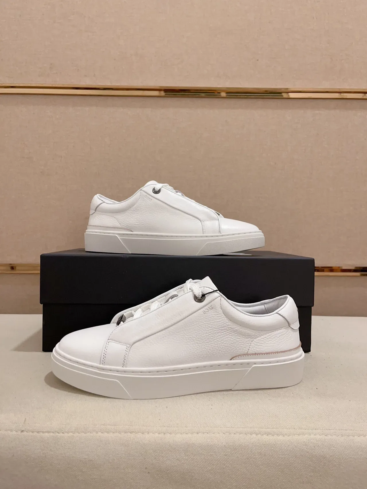 Hugo Boss chaussure lifestyle blanche cuir texturé supérieur garde asymétrique de lacets chaussures lifestyle 7