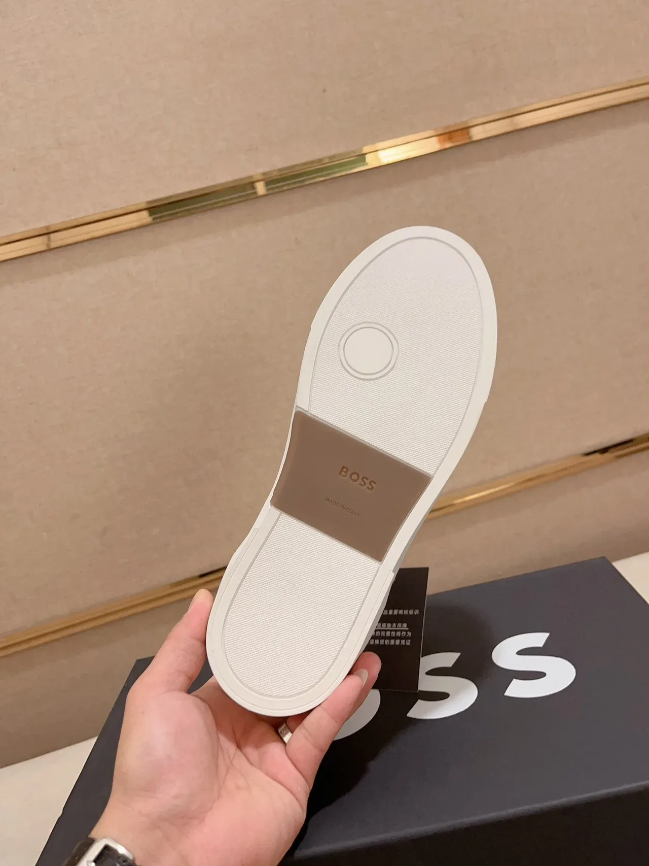 Hugo Boss chaussure lifestyle blanche cuir texturé supérieur garde asymétrique de lacets chaussures lifestyle 9