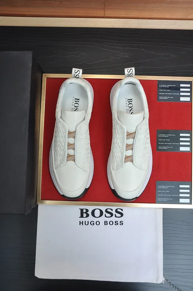 Hugo Boss Blancs Noirs Logo Embossed Upper Slip-On Construction Lifestyle Sneakers 5