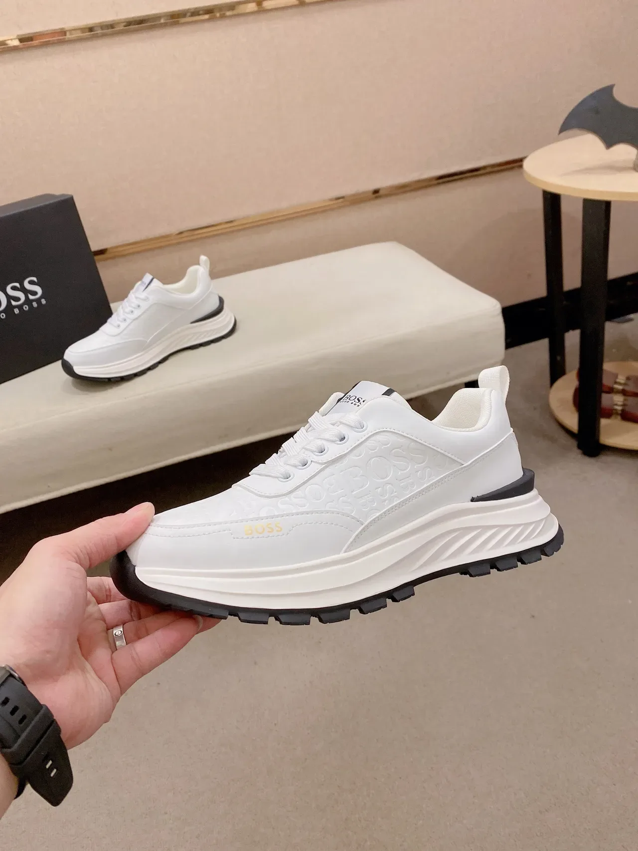 Hugo Boss Blanc Noir Monogramme Embossé Chunky Sculpted Semelle Lifestyle Sneakers 3