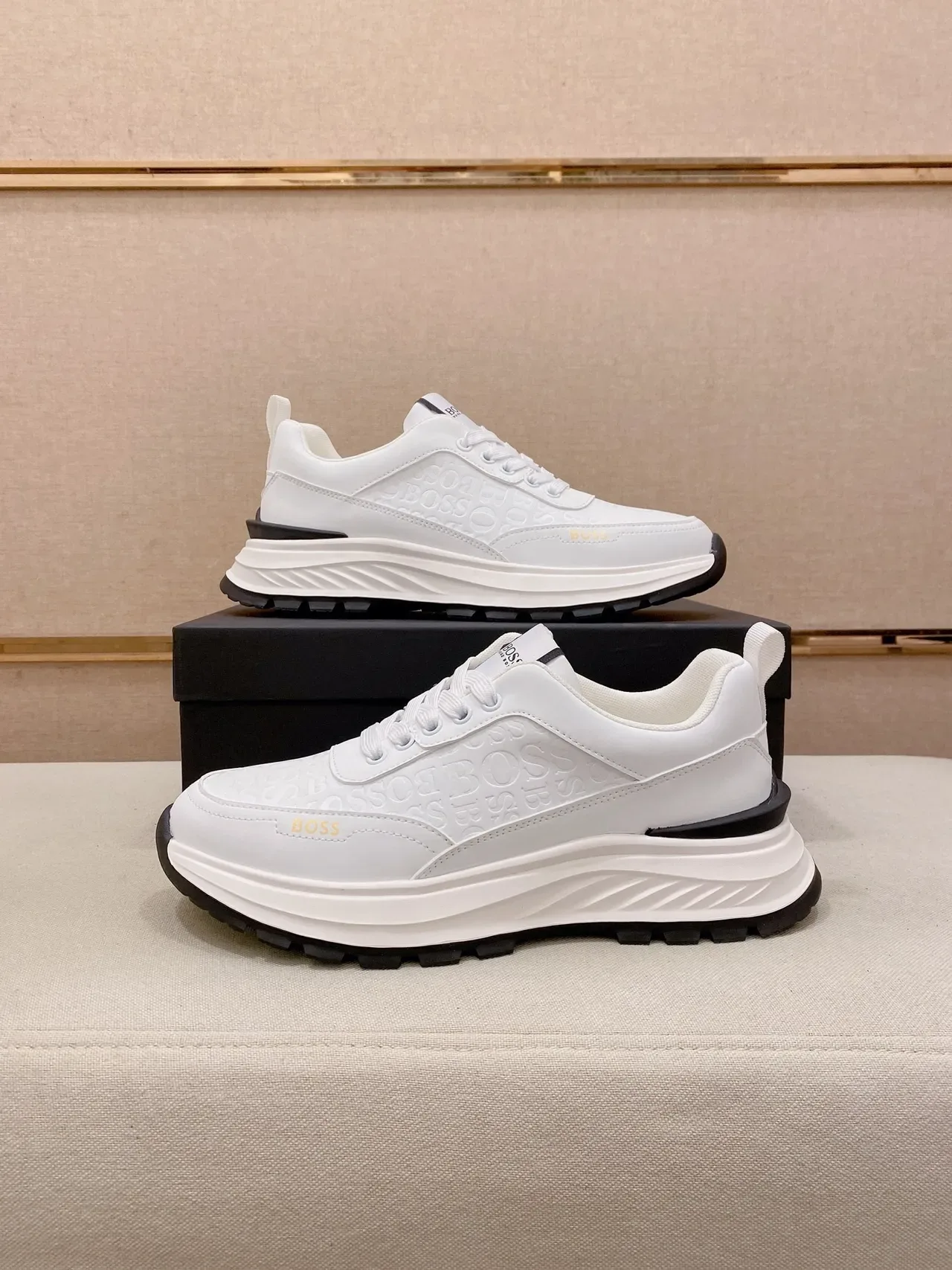 Hugo Boss Blanc Noir Monogramme Embossé Chunky Sculpted Semelle Lifestyle Sneakers 7