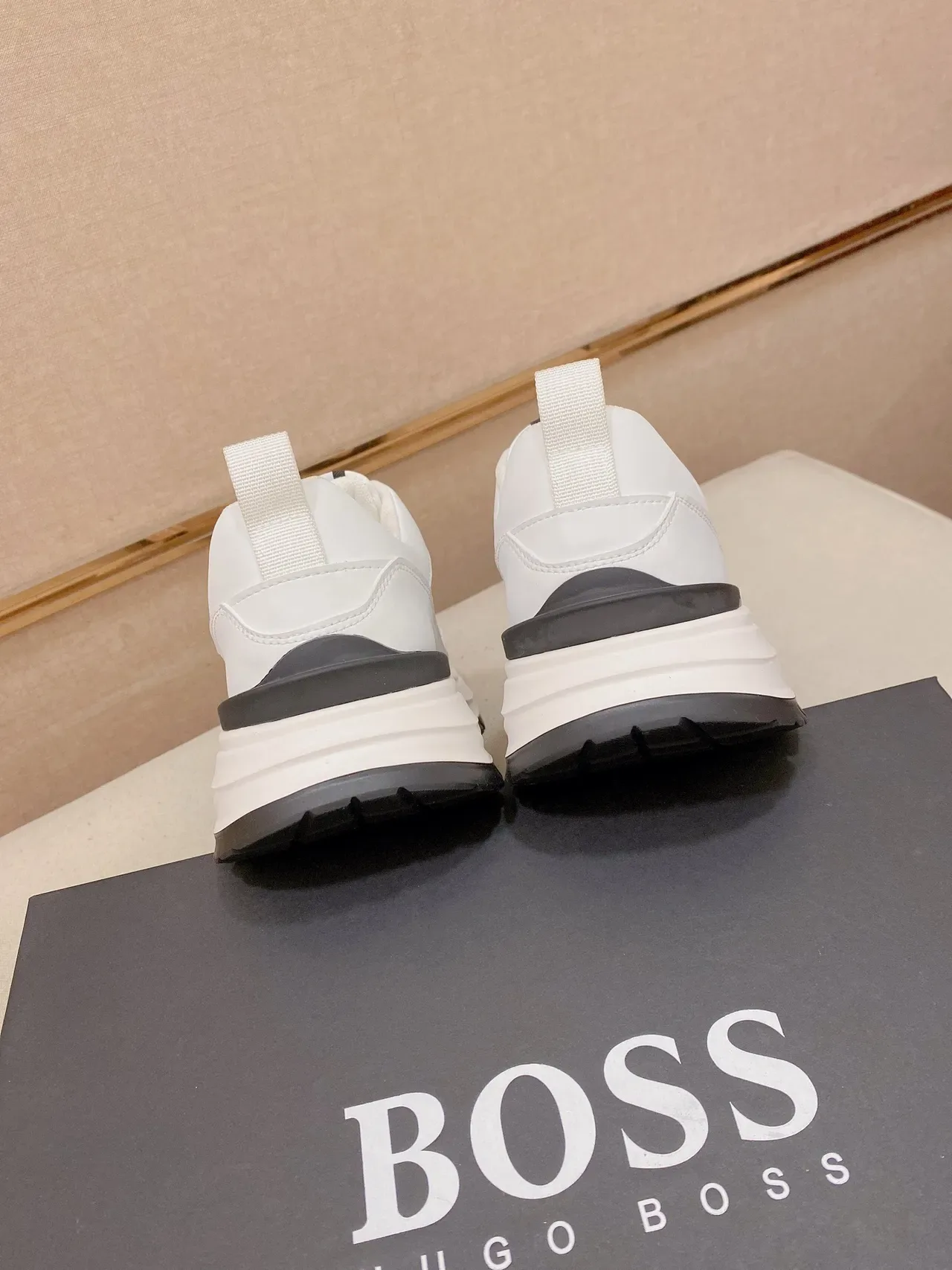 Hugo Boss Blanc Noir Monogramme Embossé Chunky Sculpted Semelle Lifestyle Sneakers 8