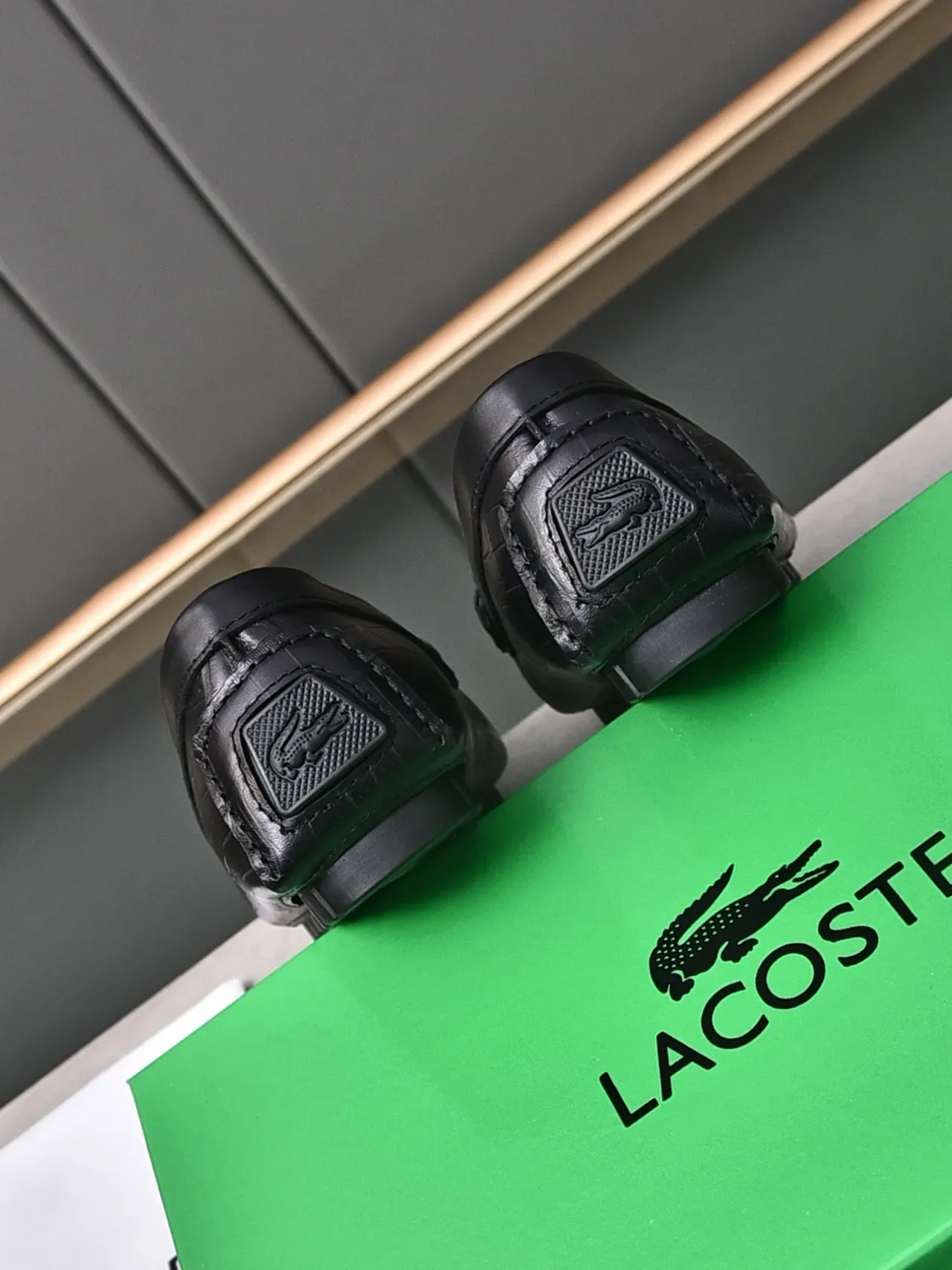 Lacoste Horsebit Loafer Mocassins Noirs en Cuir avec Embossage Crocodile 2