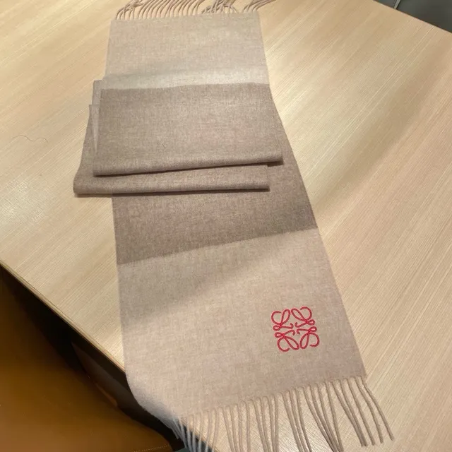 Loewe Anagram-Embroidered Beige Écharpe en Cachemire 6