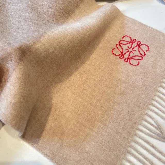 Loewe Anagram-Embroidered Beige Écharpe en Cachemire 8