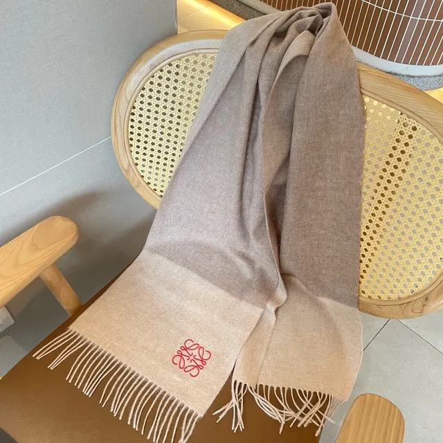 Loewe Anagram-Embroidered Beige Écharpe en Cachemire 9
