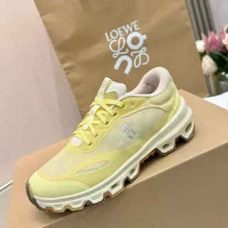 Loewe Flow Runner 2.0 أصفر شاحب حذاء أسلوب حياة