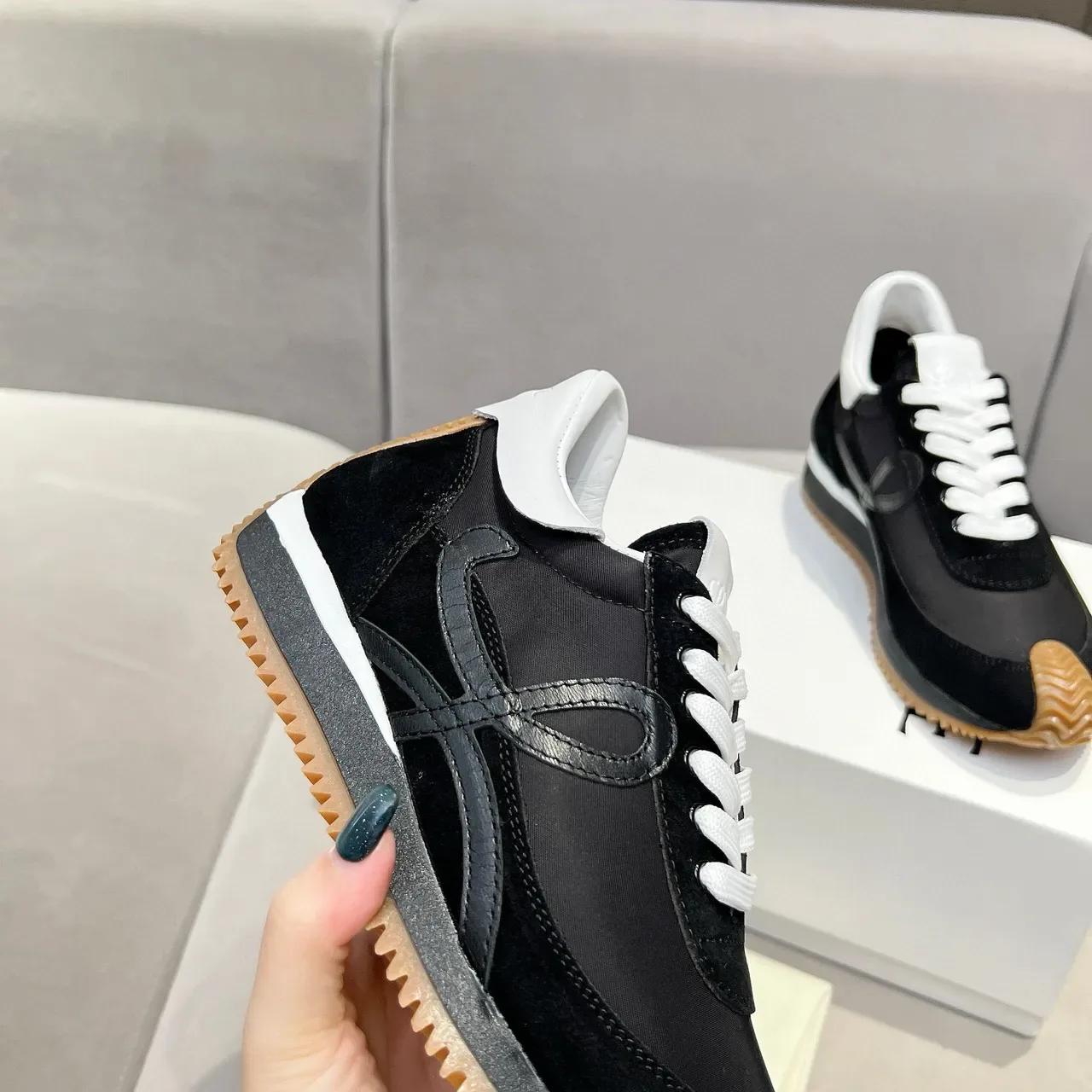 Loewe Flow Runner Chaussures Lifestyle en Daim et Nylon Noir 4