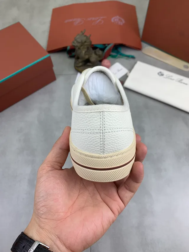 Loro Piana Chaussures en toile blanches-beige en cuir texturé à lacets basses 3