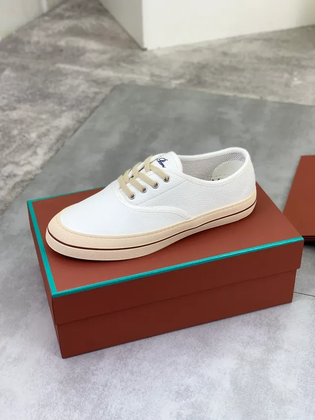 Loro Piana Chaussures en toile blanches-beige en cuir texturé à lacets basses 4