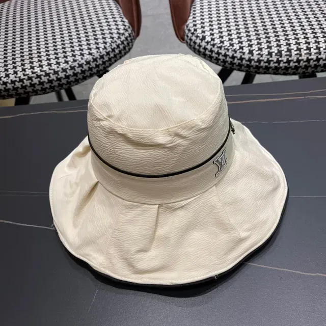Louis Vuitton Beige Black Structured Pleated Crown Band Bucket Hat 7