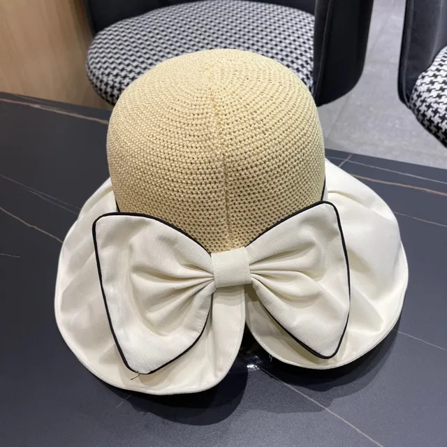 Louis Vuitton Chapeau de seau beige blanc couronne paille tressée plissée bord satiné 8