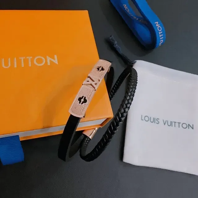Louis Vuitton سوار جلد أسود أزرق مزدوج النطاقين مضفر 8