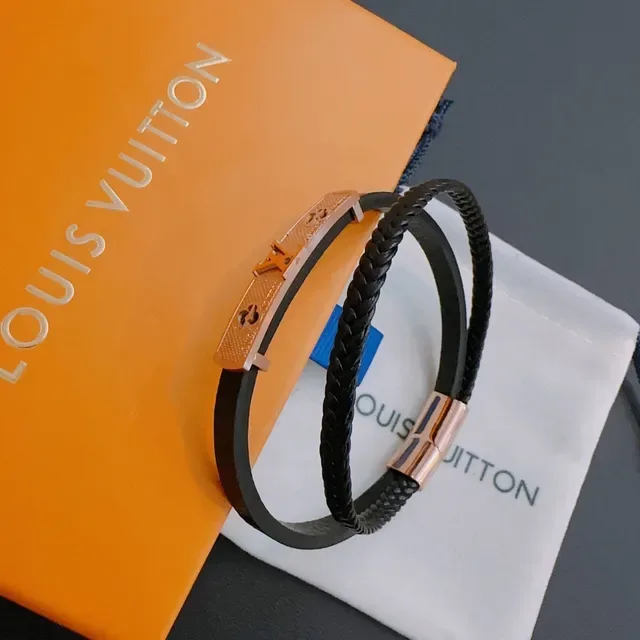 Louis Vuitton سوار جلد أسود أزرق مزدوج النطاقين مضفر 9