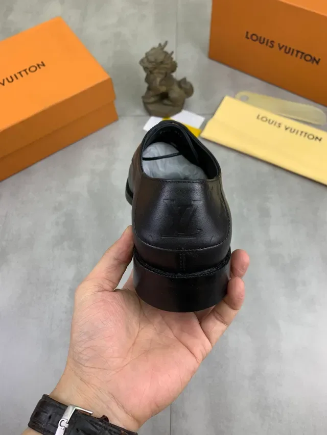 Louis Vuitton Zapatos Oxford Punta de Tapa Negra 3