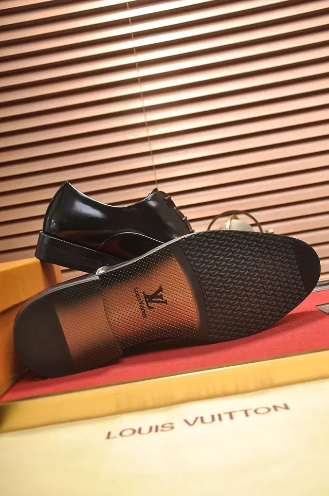 Louis Vuitton Negro Brillo Punta de Ala Zapatos Oxford 3
