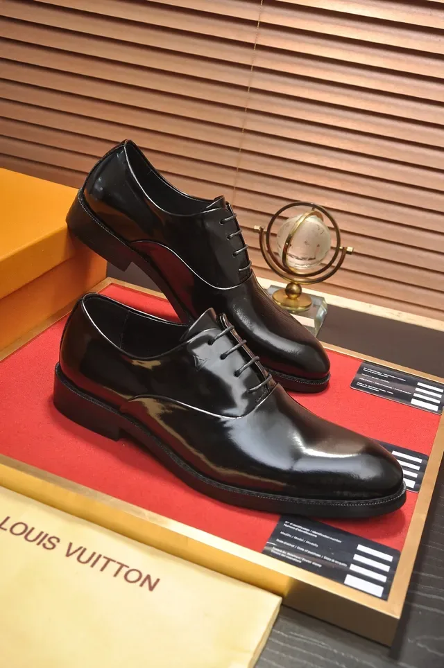 Louis Vuitton Negro Brillo Punta de Ala Zapatos Oxford 4