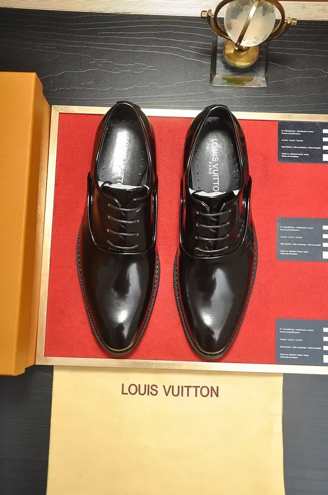 Louis Vuitton Negro Brillo Punta de Ala Zapatos Oxford 5