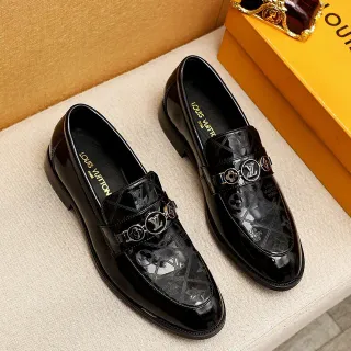 Louis Vuitton 黑色金色漆皮印花乐福鞋