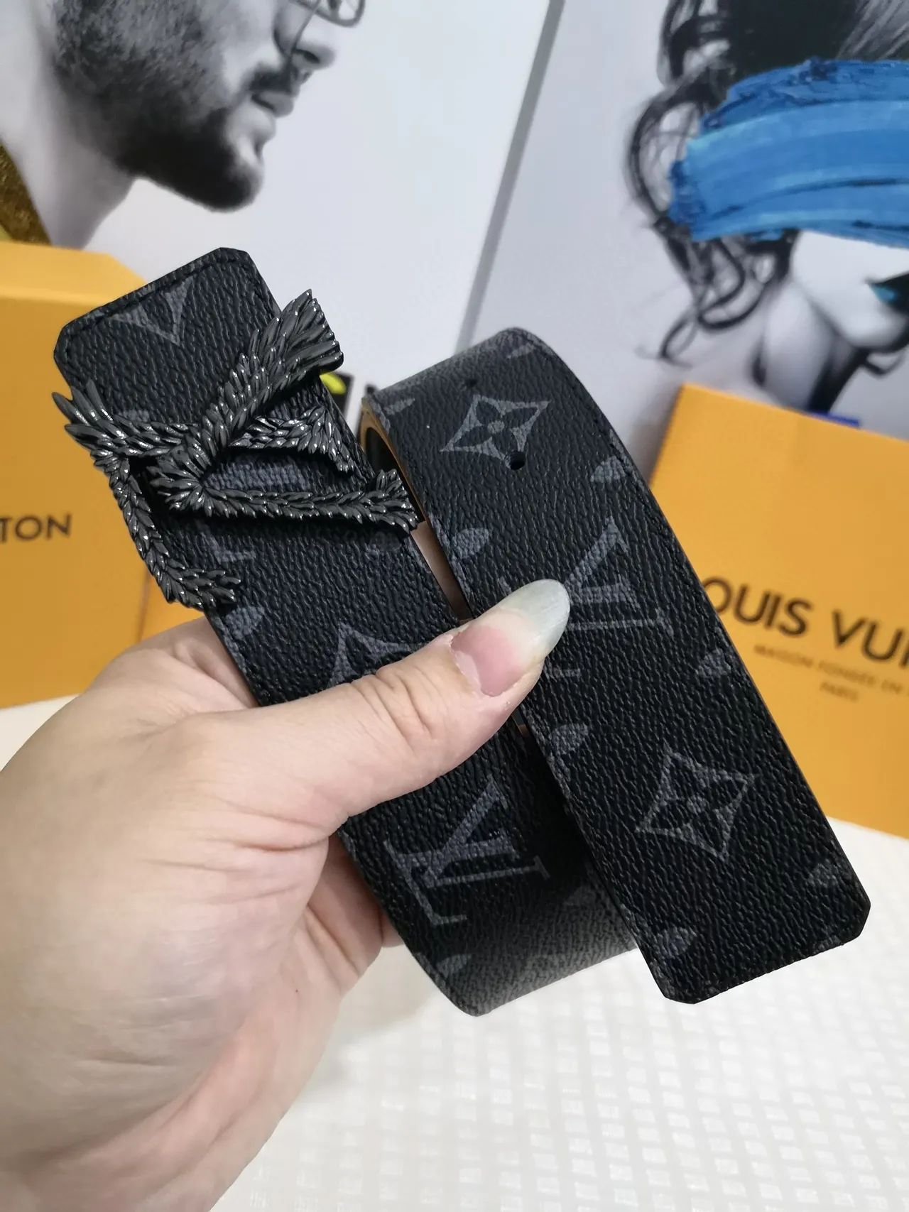Louis Vuitton Noir Gris Monogram Empreinte Boucle de laurier sculptée Cuir 6