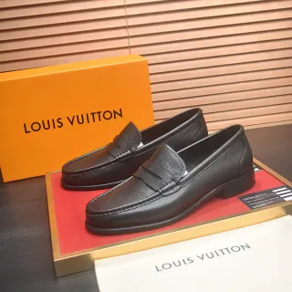 Louis Vuitton 黑色压纹皮革 Penny Loafer