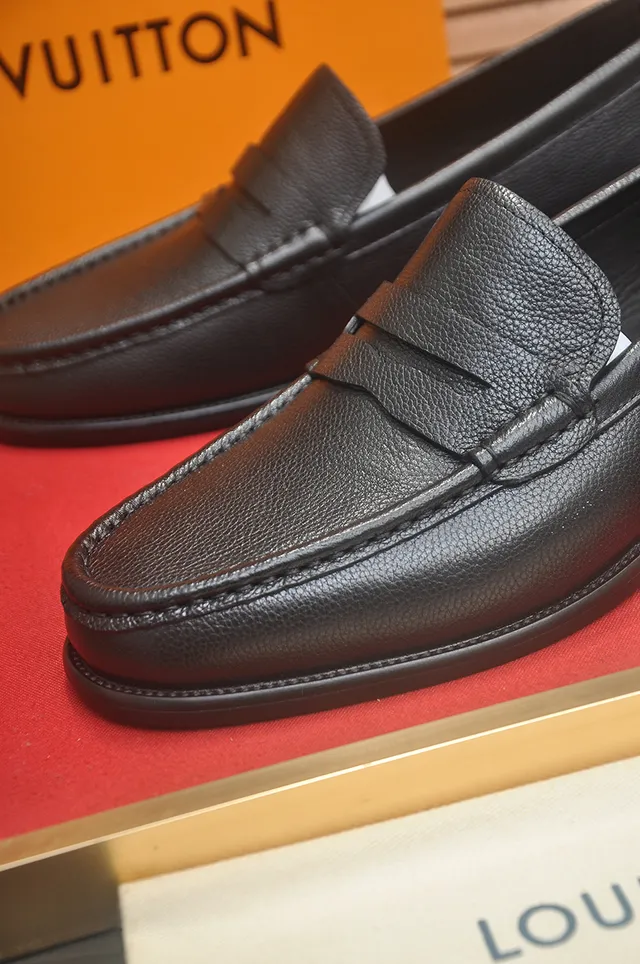 Louis Vuitton Preto Couro Pebbled Penny Loafer 2