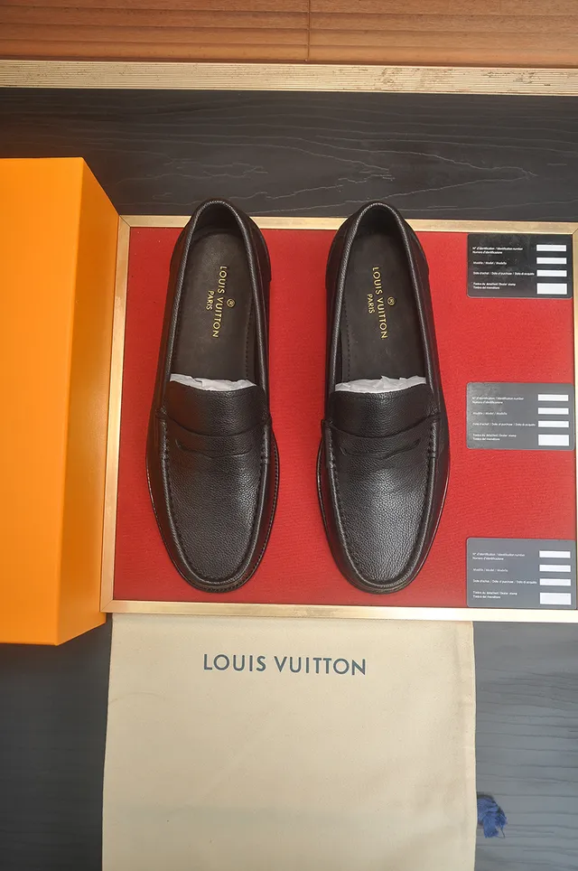 Louis Vuitton Preto Couro Pebbled Penny Loafer 5