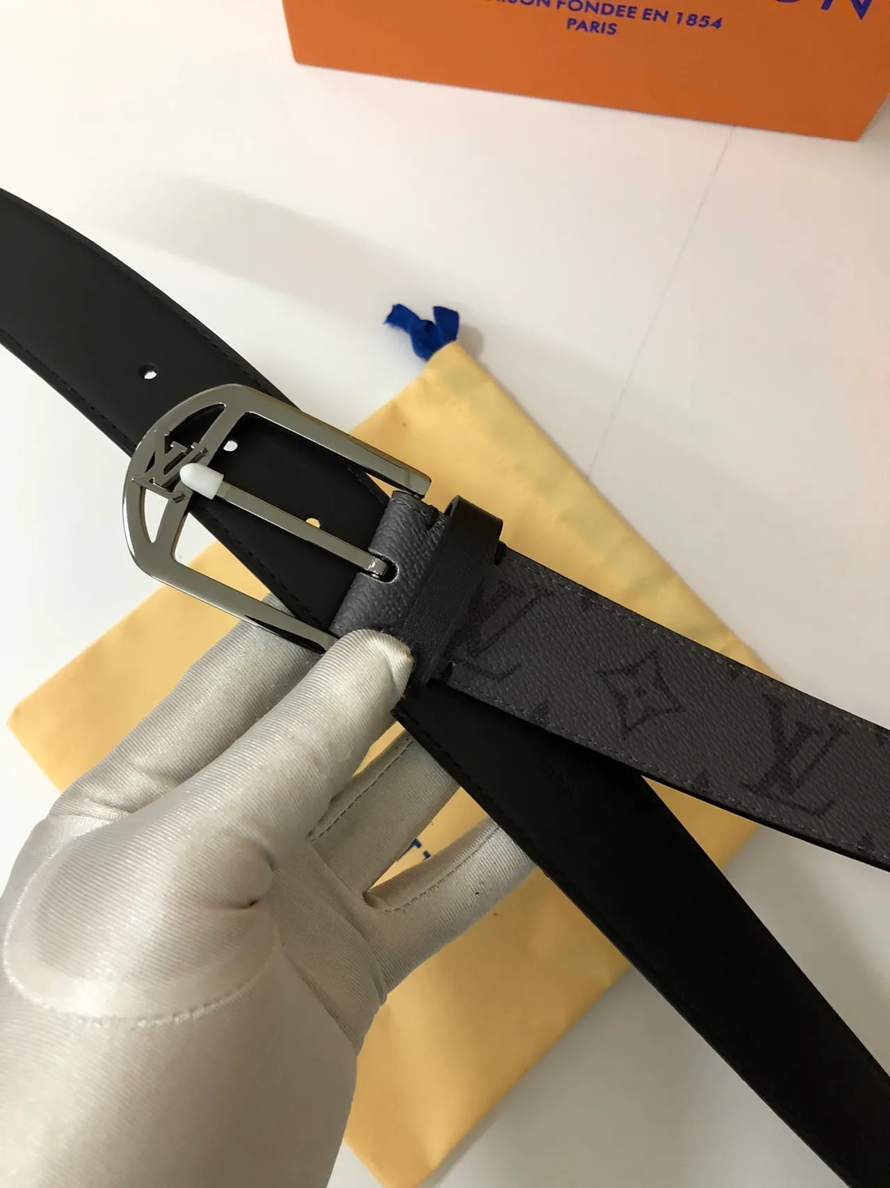 Louis Vuitton Black Silver Monogram-Embossed Gunmetal Curved Buckle Leather Belt 5