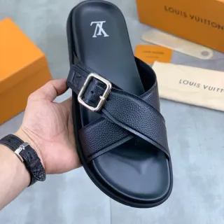 Louis Vuitton काला चांदी पेबल्ड लेदर क्रॉस्ड स्ट्रैप स्लिपर्स