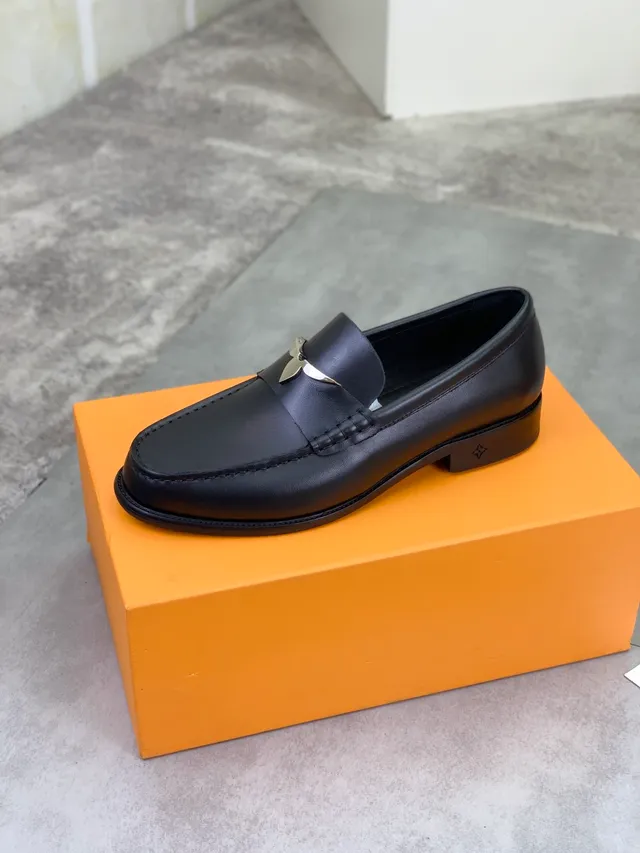 Louis Vuitton Black Silver Smooth Leather Winged Metal Hardware Loafer 5