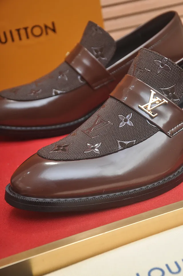 Louis Vuitton Marrom Preto Couro Verniz Têxtil Monogramado Vamp Mocassim 2