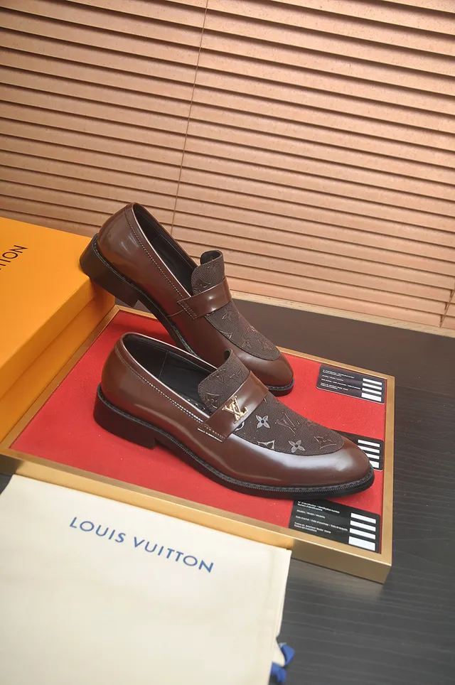 Louis Vuitton Marrom Preto Couro Verniz Têxtil Monogramado Vamp Mocassim 4